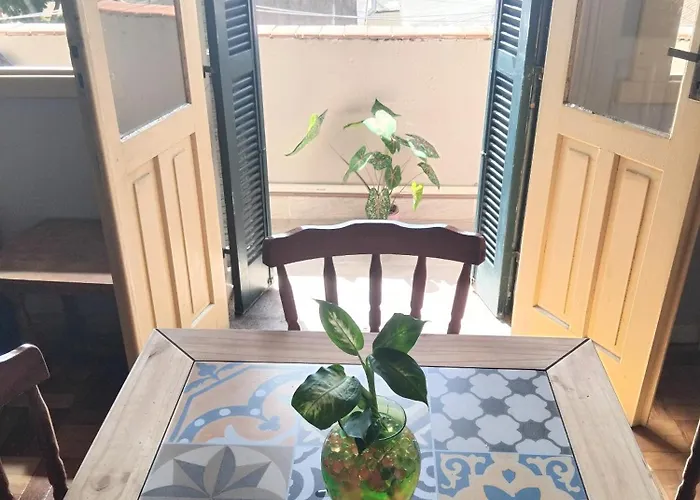 Apartamento Apto Ensolarado C Vista-varanda-elevador 40m2 Perto Centro-rodoviária-metrô-shopping-restaurantes-mercados-hospitais-aeroporto *